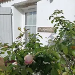 Les Granges Du Chiron فندق مبيت وإفطار 3*