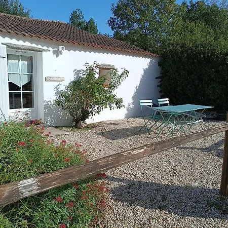 Bed & Breakfast Les Granges Du Chiron 3*