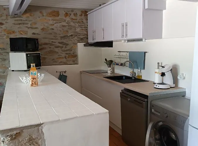 Les Granges Du Chiron Bed & Breakfast