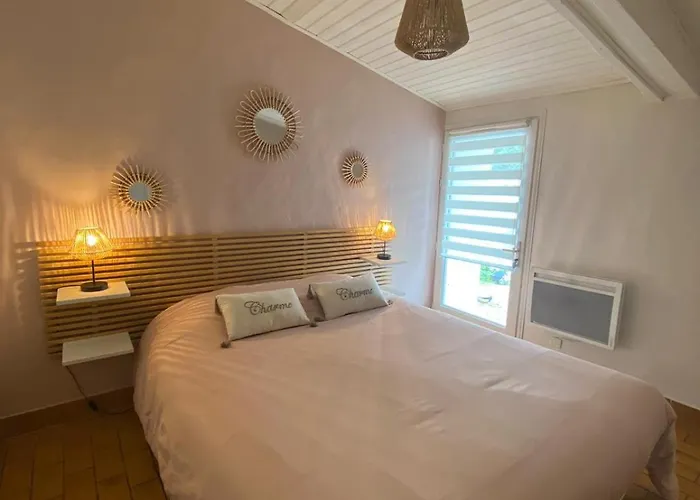 Les Granges Du Chiron Bed & Breakfast