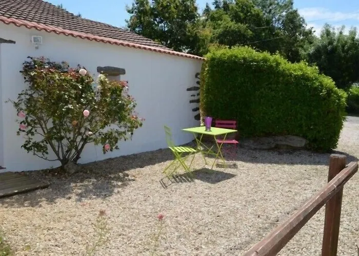 Les Granges Du Chiron La Garnache